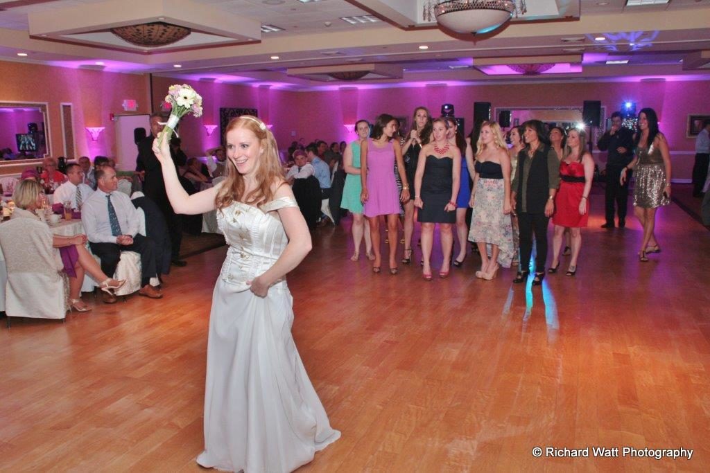 throwing the bouquet